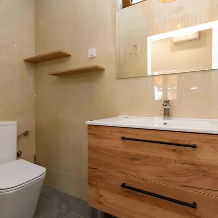 House Stipe Lopar